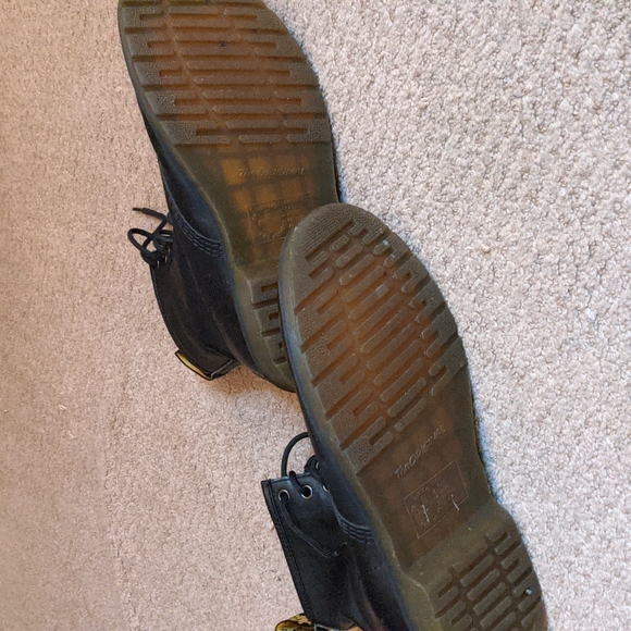 Doc Martens - Picture 2 of 4